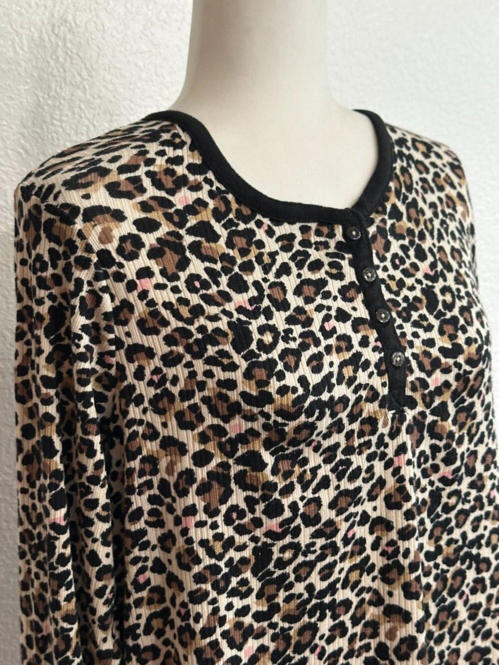 René Rofé Leopard Print Pajama Set Size Large Soft Stretch Lounge Set - Picture 3 of 12